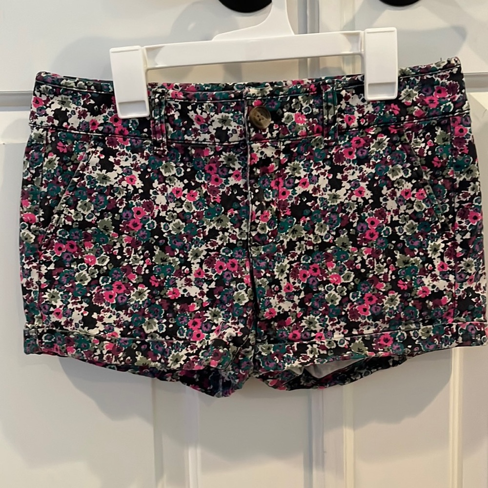 Soft cotton American Eagle floral shorts size 2